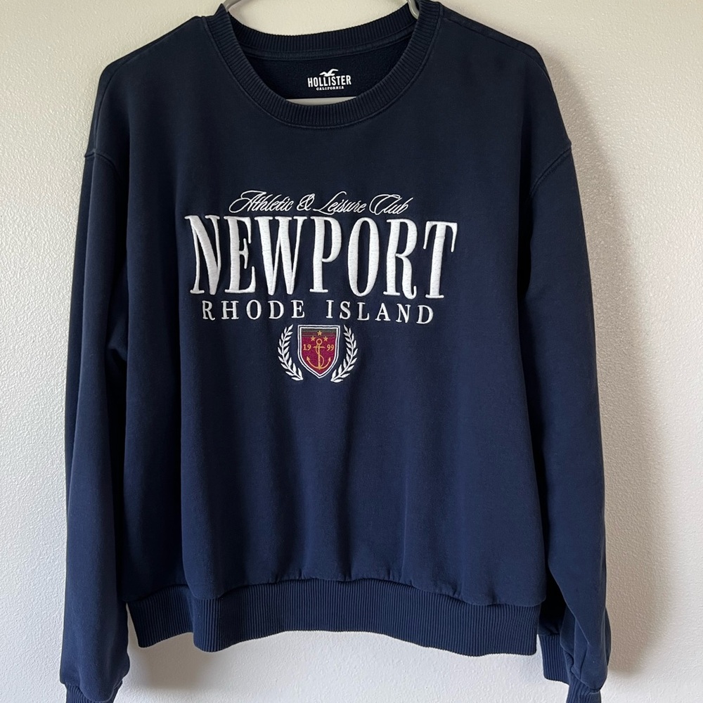 Hollister Crew Neck